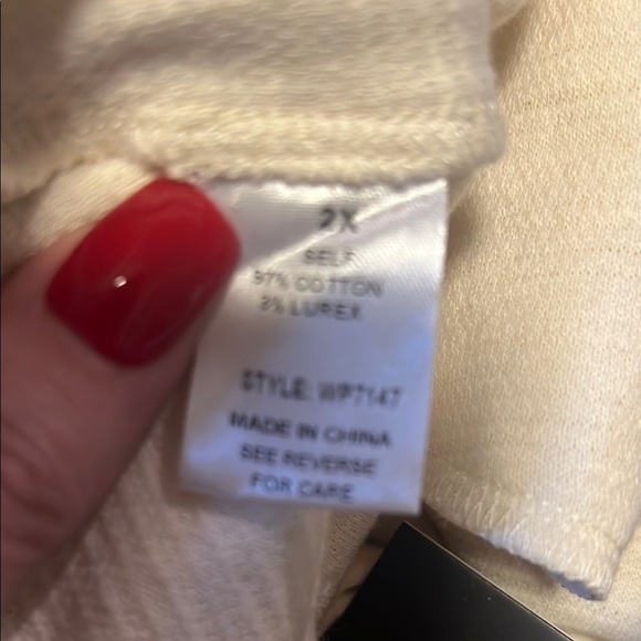 Elegant Cream Cropped Pants with Drawstring Waist - Picture 5 of 5